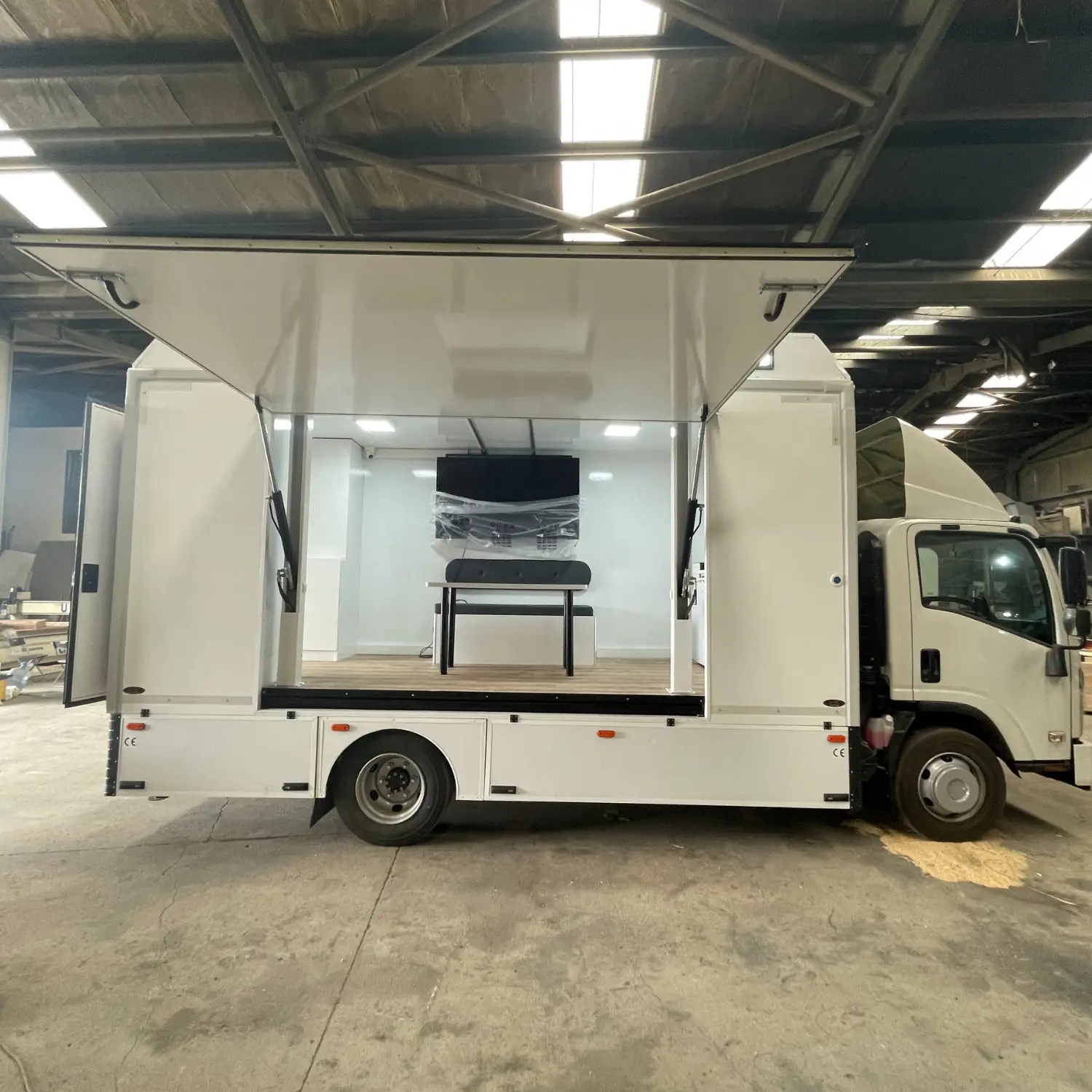 Mobil Showroom / Mobil Tanıtım Aracı